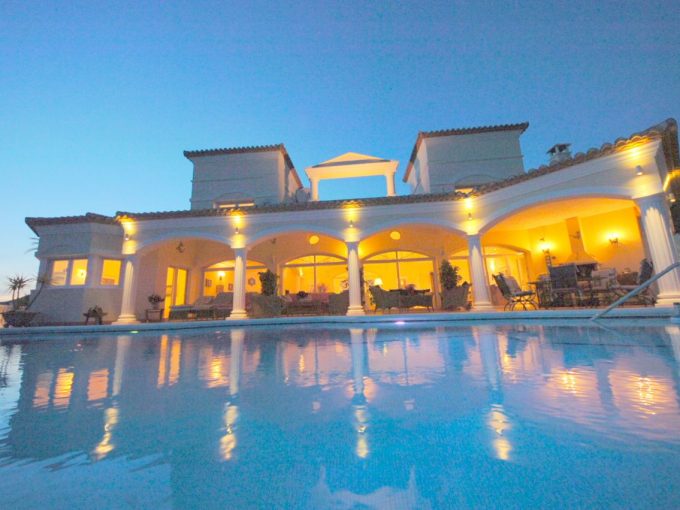 Villa with 4 bedrooms and seaviews