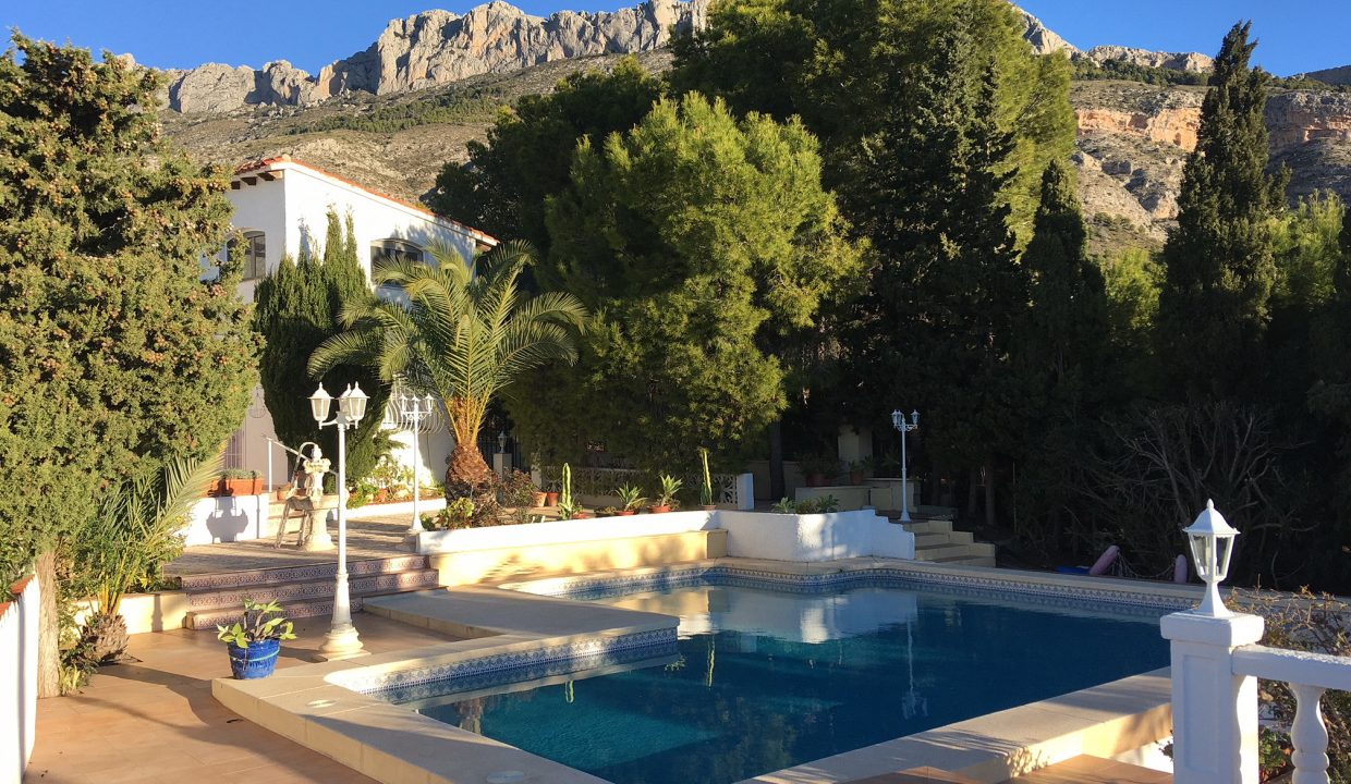 3102-33-holiday-let-villa-in-altea-la-vella-private-pool-garden-elena-hills
