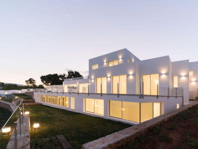 Stunning luxury villa in contemporary design
