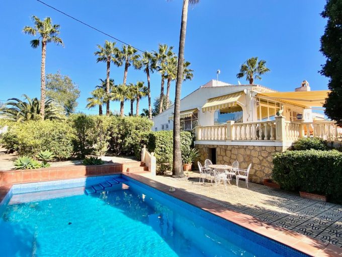 Villa with pool and large garden for sale between Altea and Alfaz