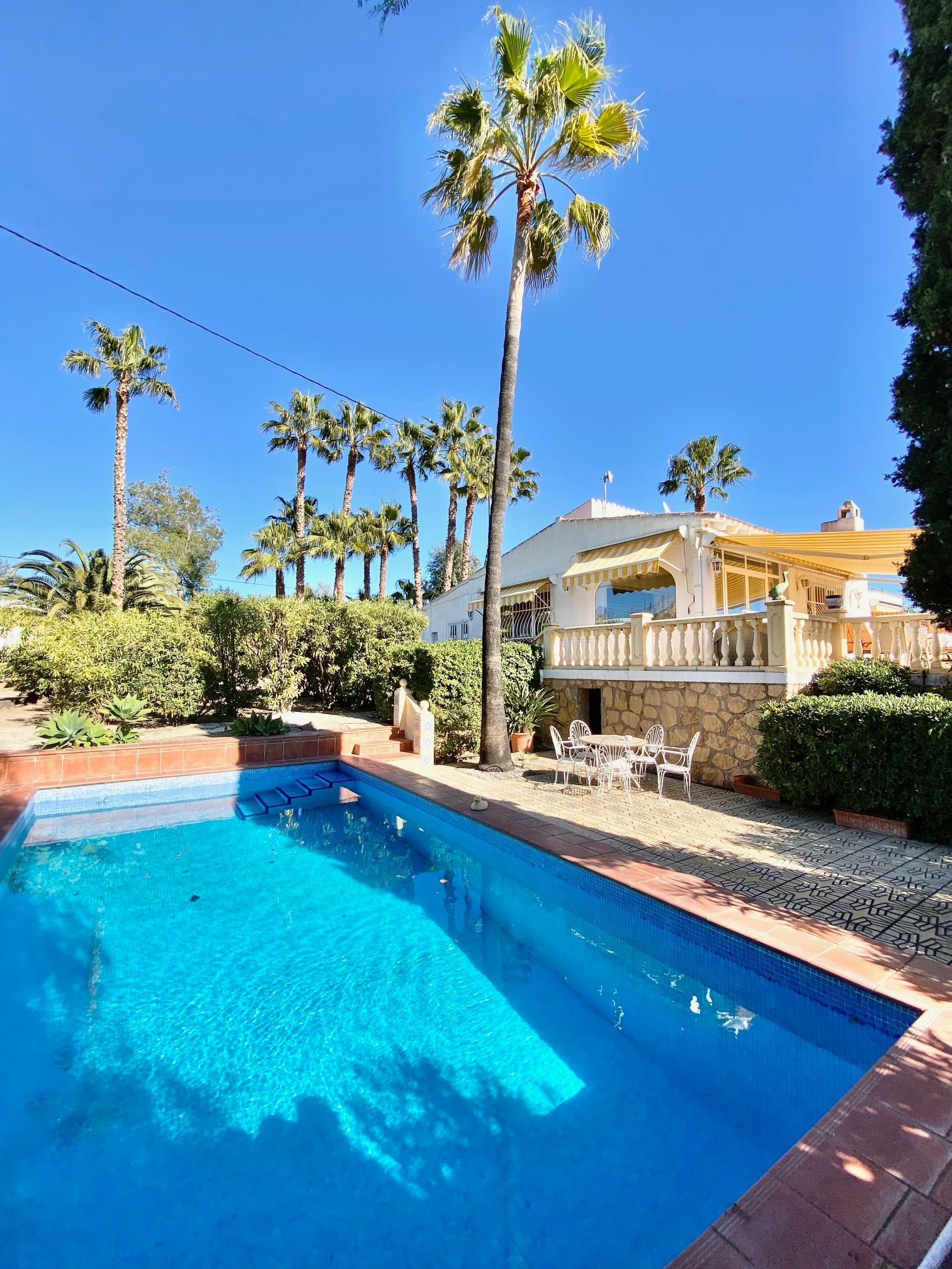 Villa with pool and large garden for sale between Altea and Alfaz